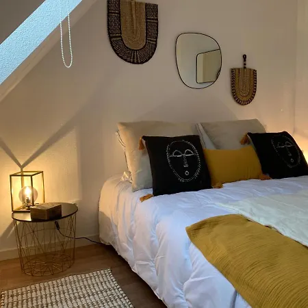 Le 104 Feuvrier Apartment
